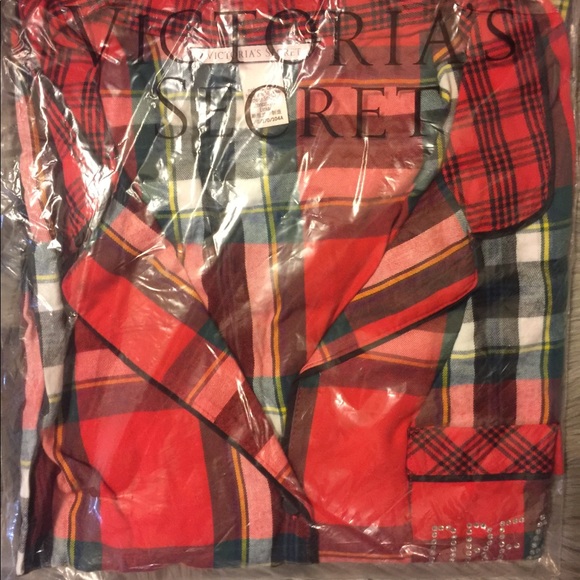 Victoria's Secret Red Flannel Sleep Shirt NWT - Picture 2 of 3